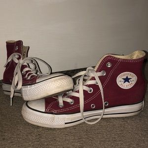 Maroon Converse (like new!!)